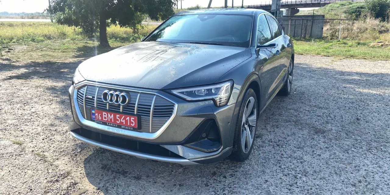 Audi E-tron 