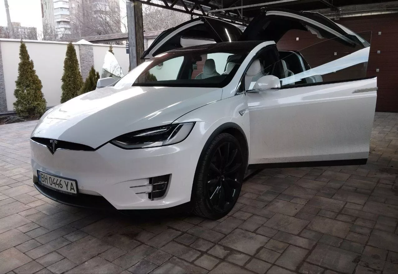 Tesla Model X 