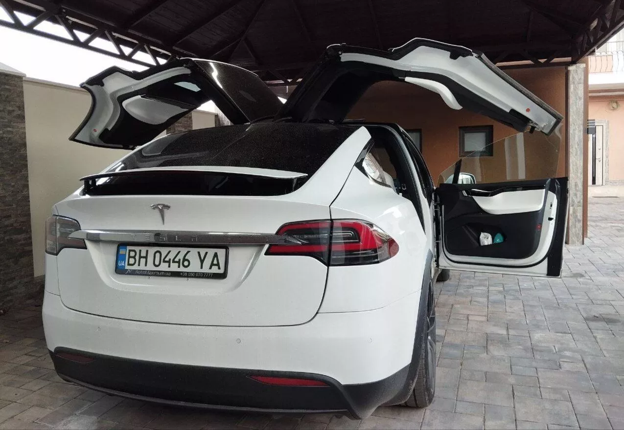 Tesla Model X  90 kWh 201611