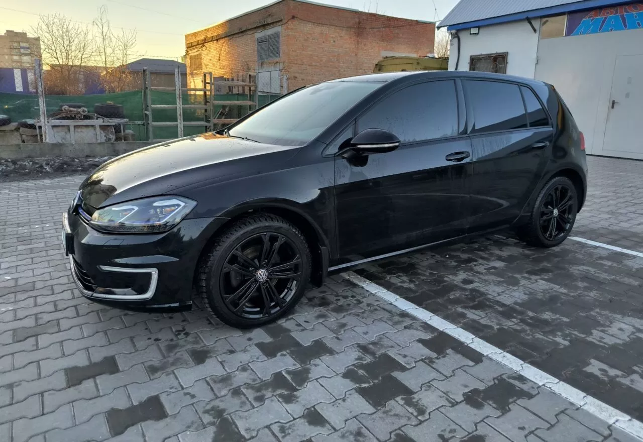 Volkswagen e-Golf  36 kWh 201801