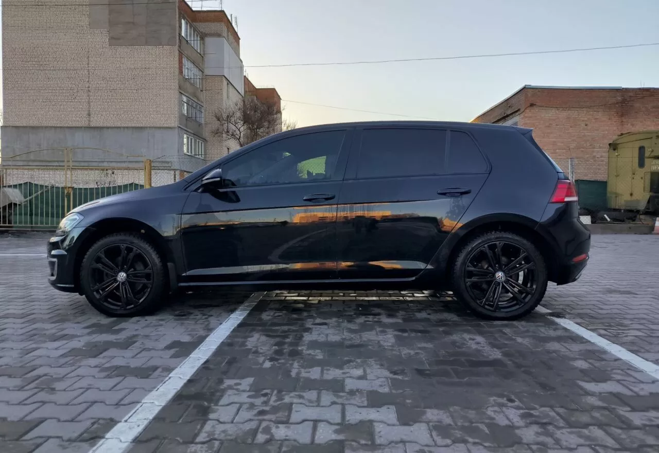 Volkswagen e-Golf  36 kWh 201871