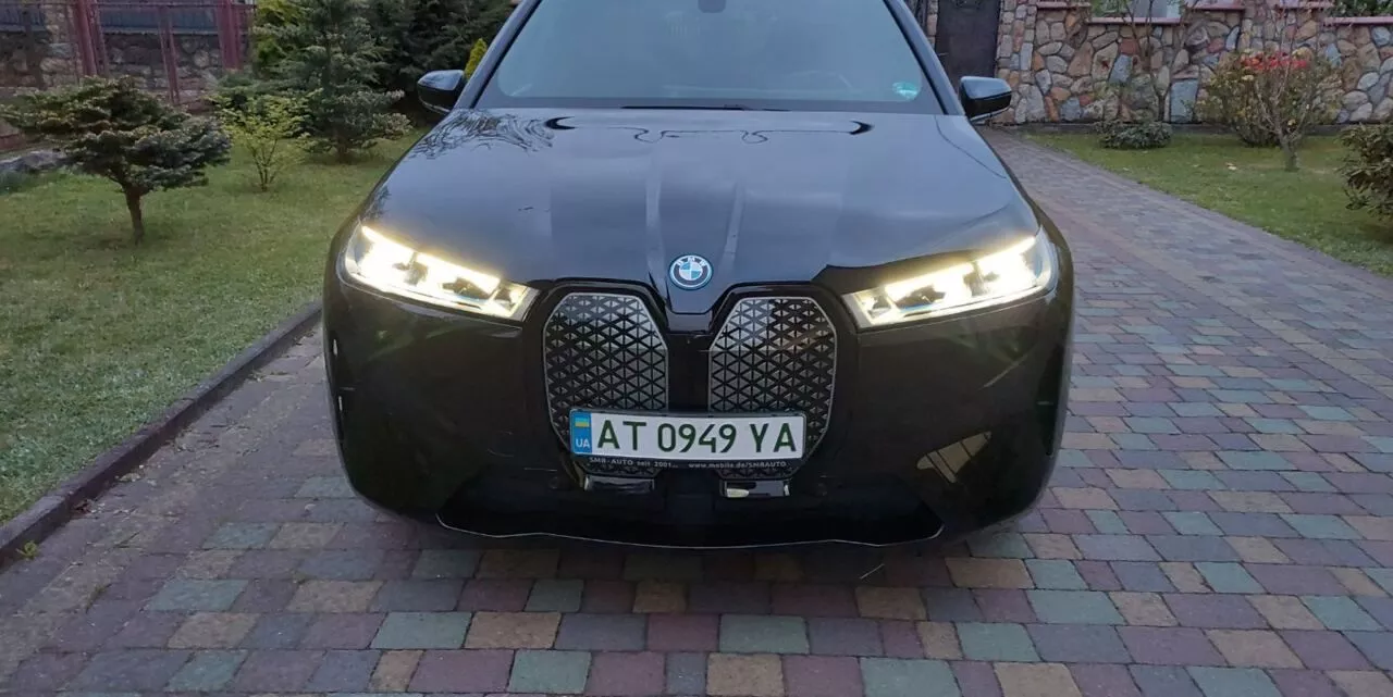 BMW iX  76.6 kWh 202201