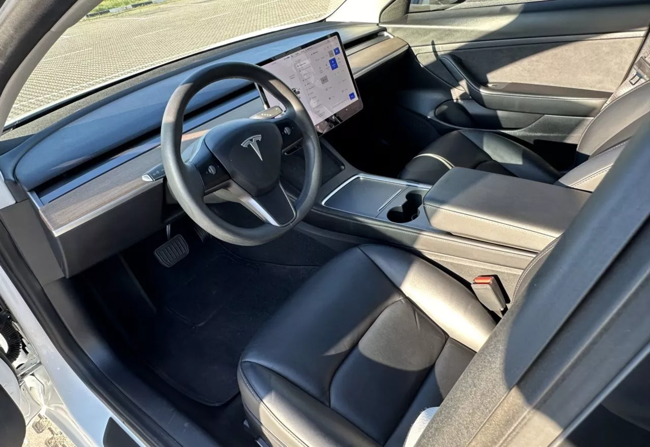 Tesla Model 3  60 kWh 2020121