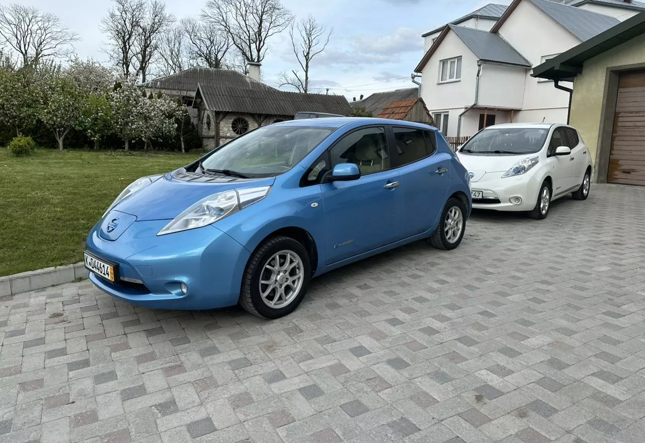 Nissan Leaf  24 kWh 201201