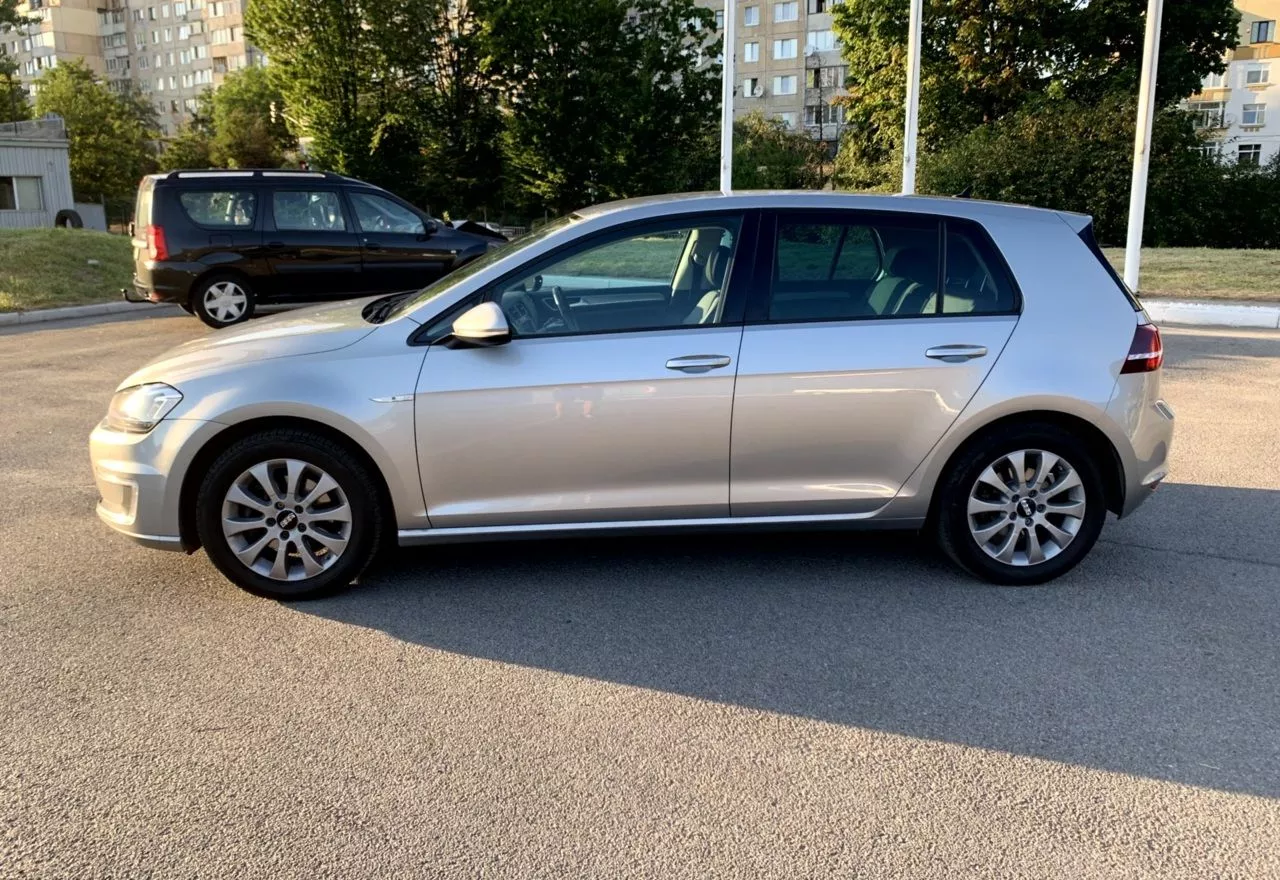 Volkswagen e-Golf  24 kWh 201521