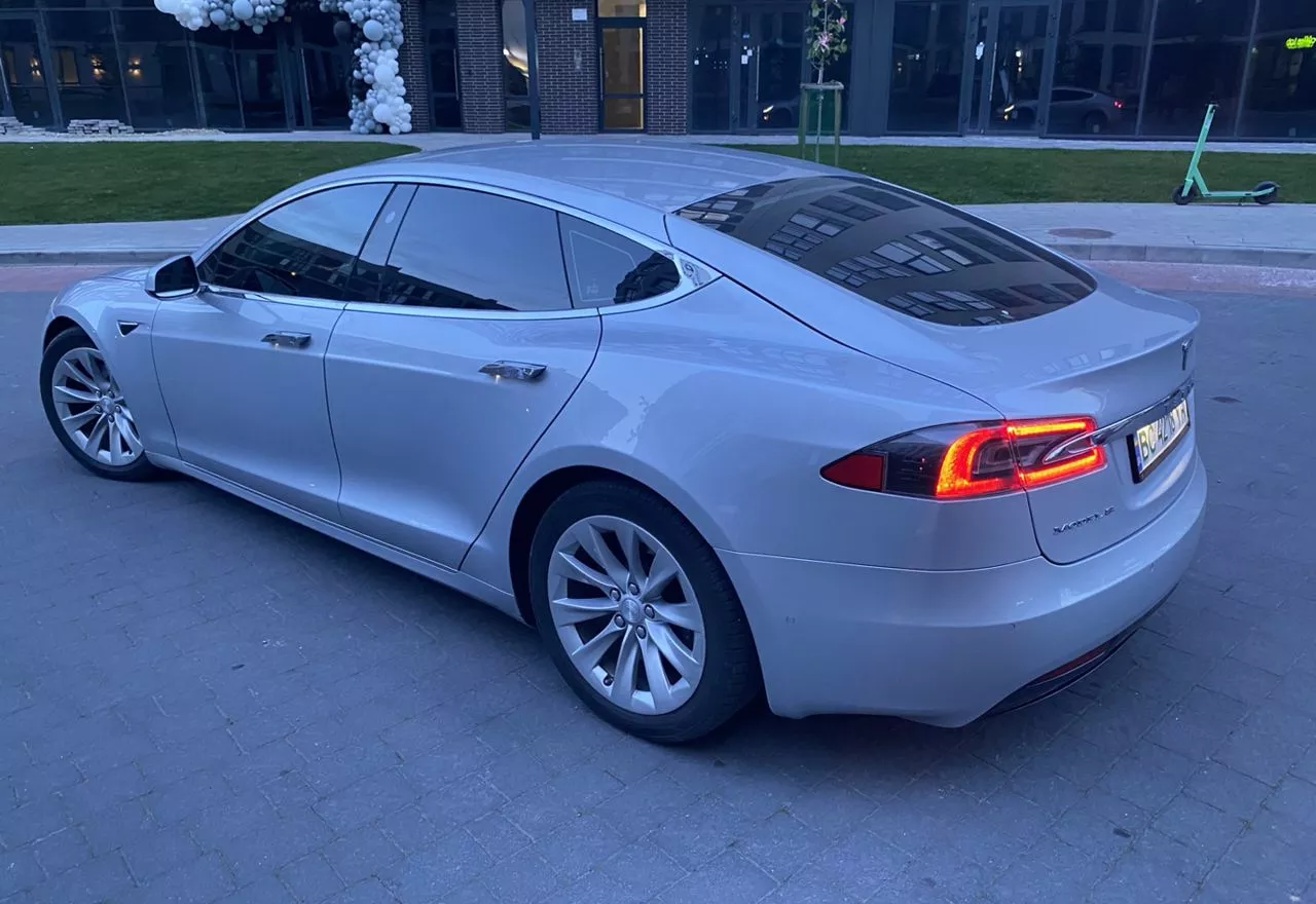 Tesla Model S  75 kWh 2016201