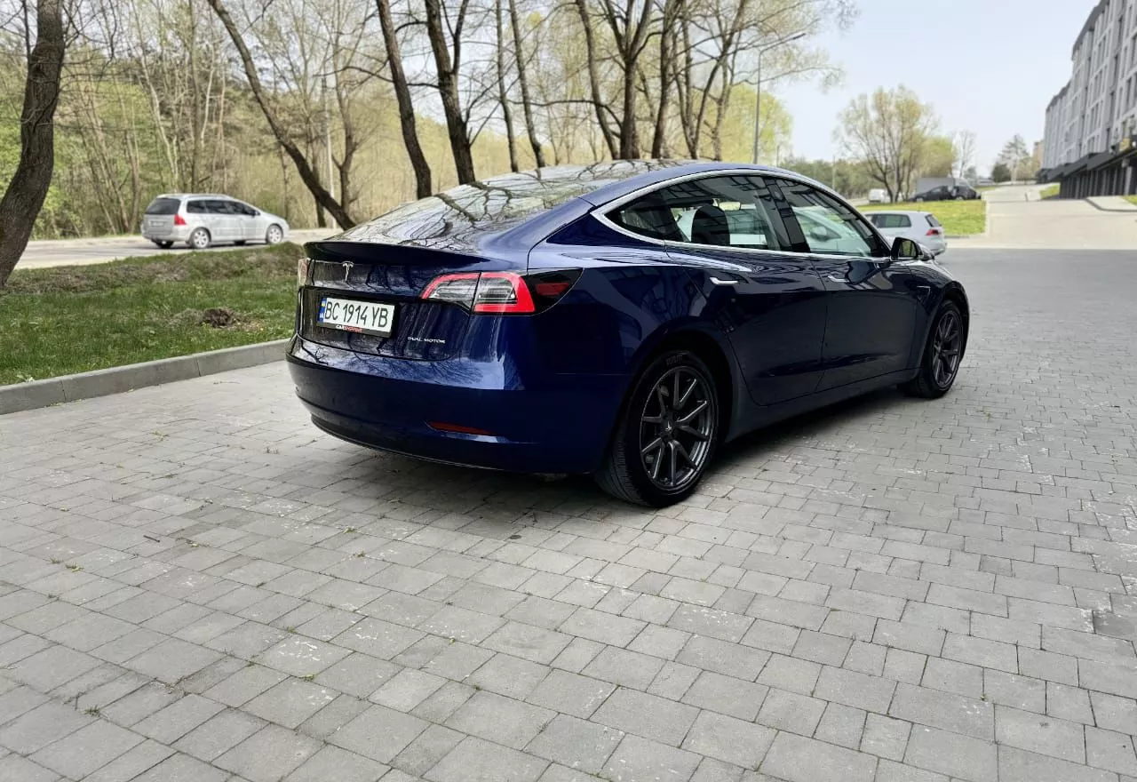 Tesla Model 3  80.5 kWh 2018211