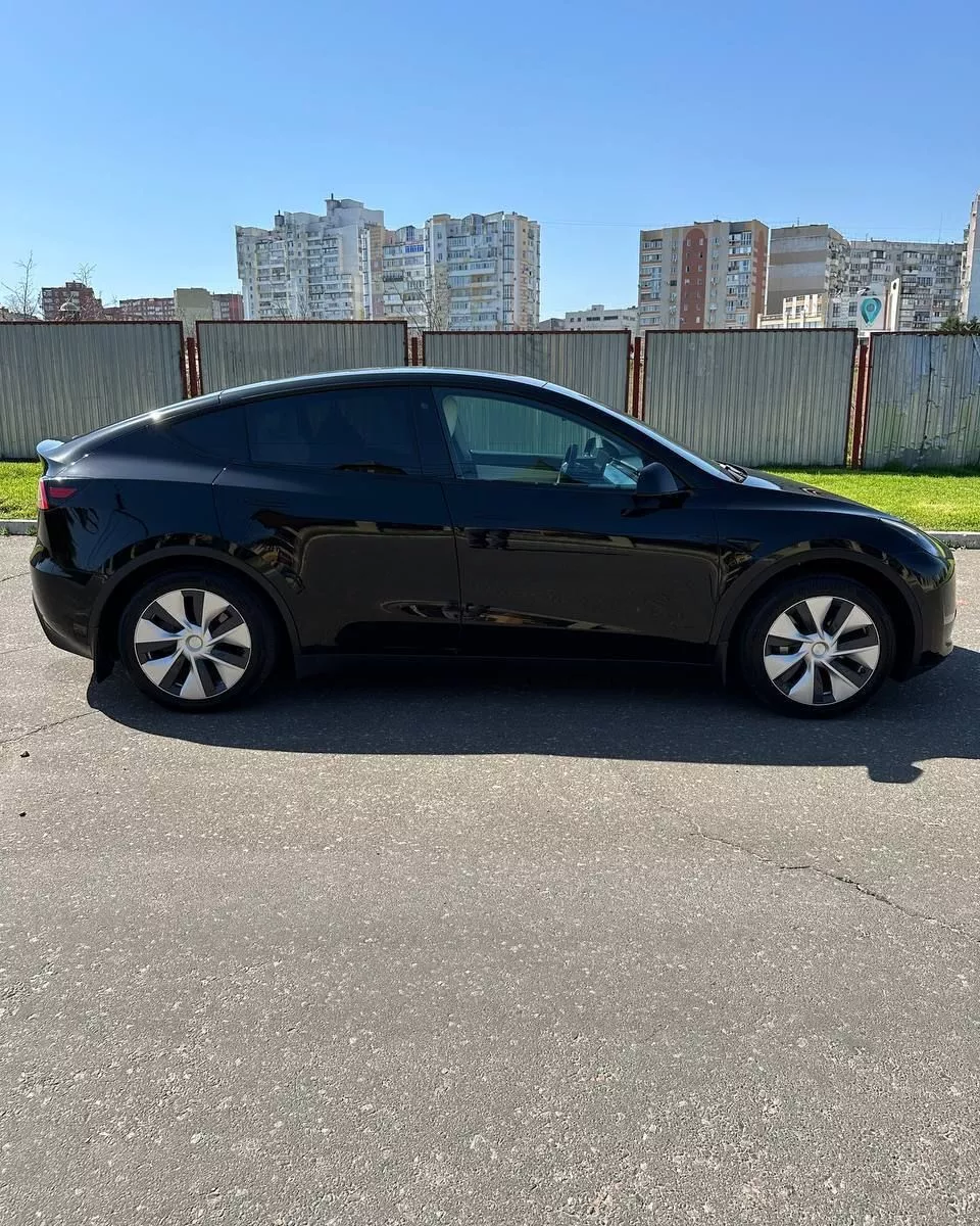 Tesla Model Y  65 kWh 202111