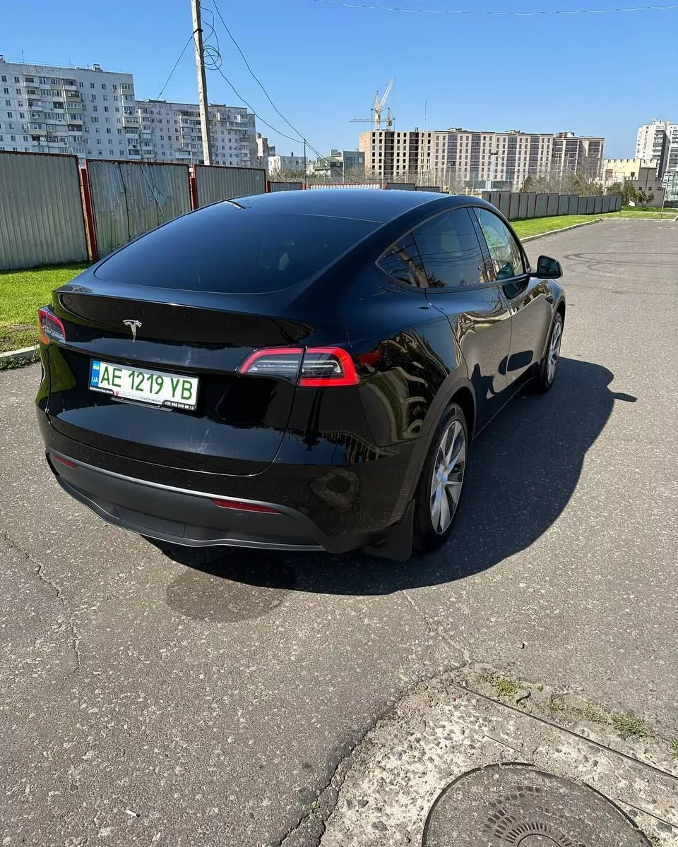 Tesla Model Y  65 kWh 202121