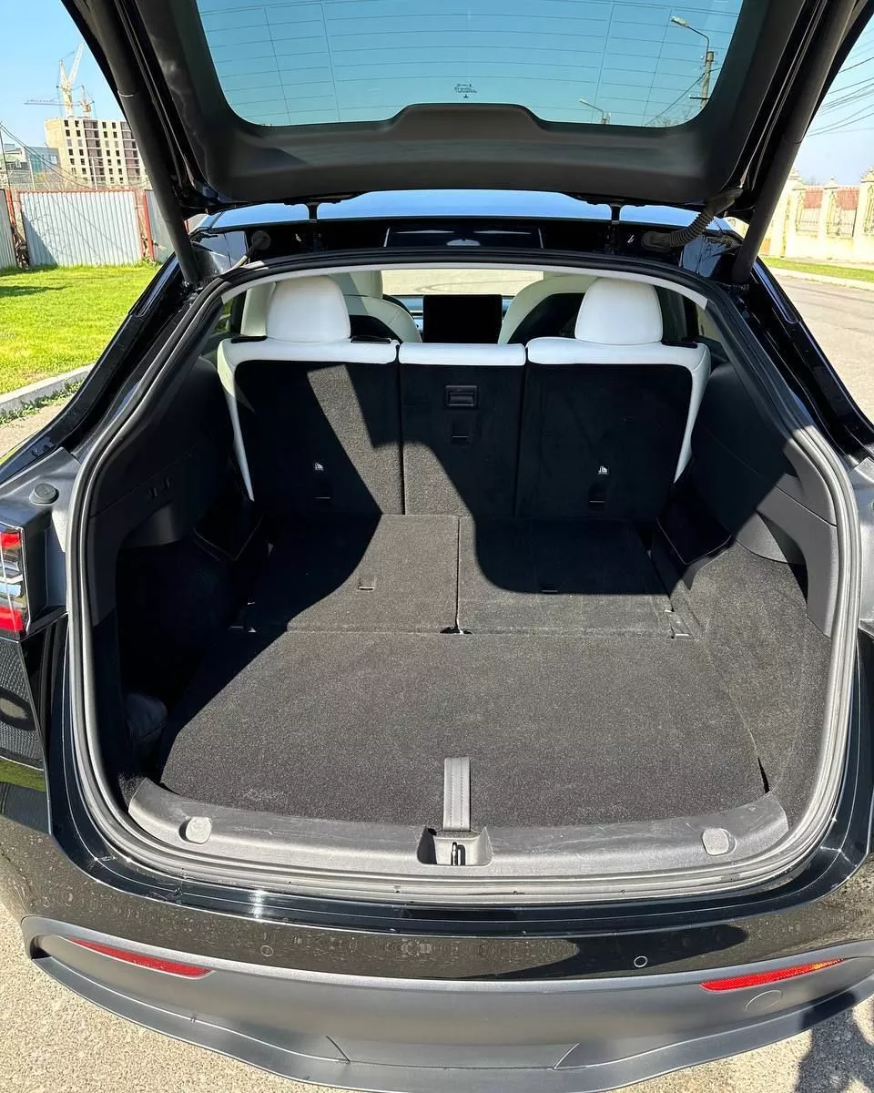 Tesla Model Y  65 kWh 2021161