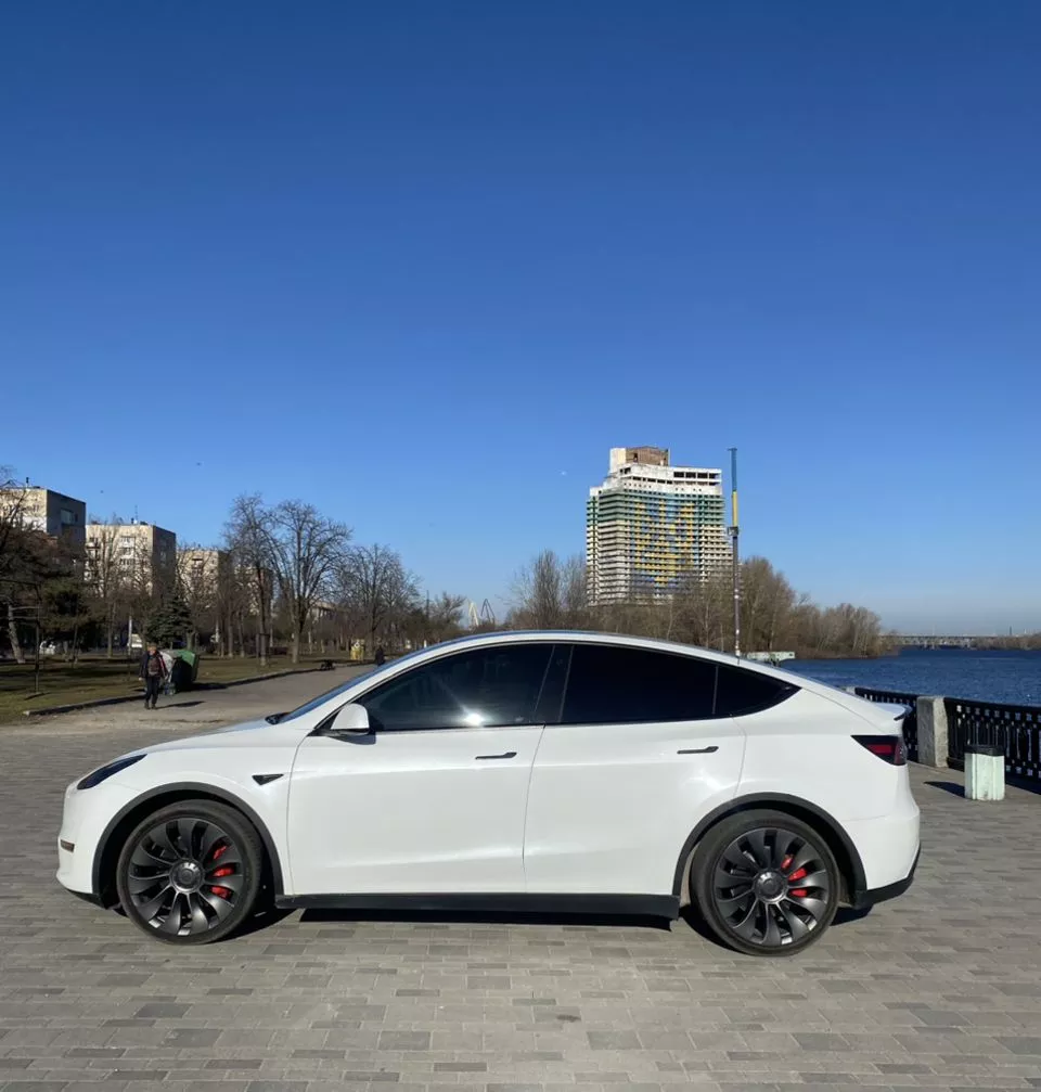 Tesla Model Y  202121