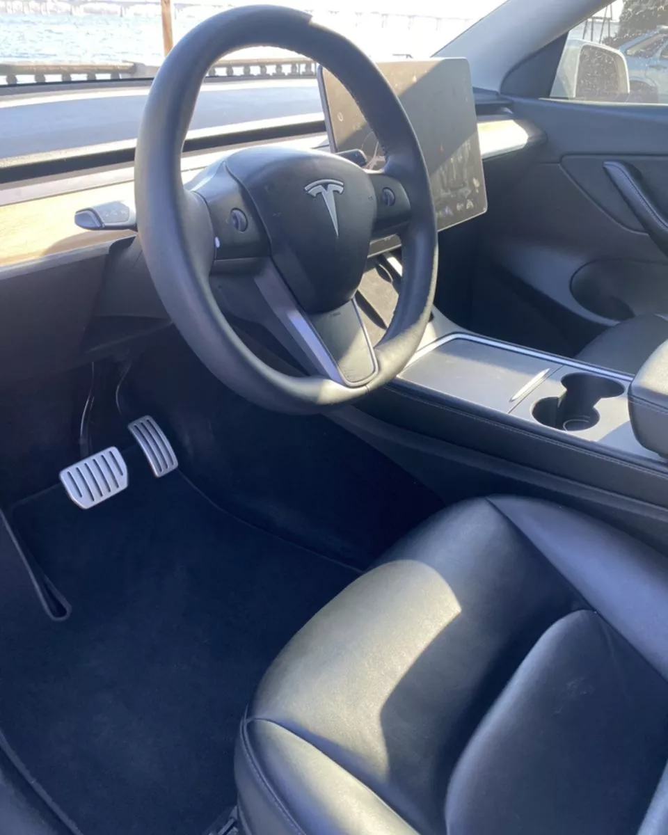 Tesla Model Y  2021101