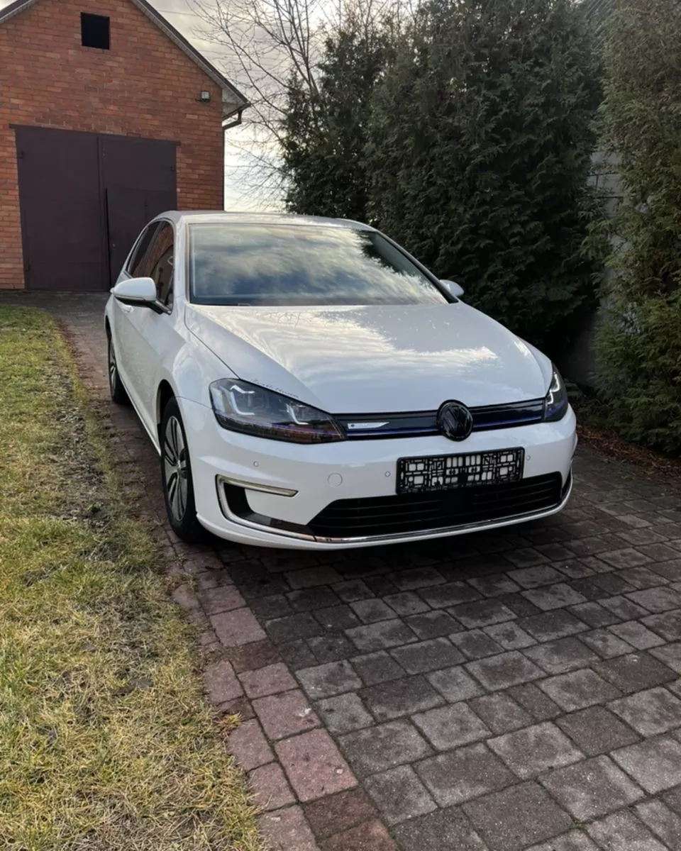 Volkswagen e-Golf  24 kWh 2015101