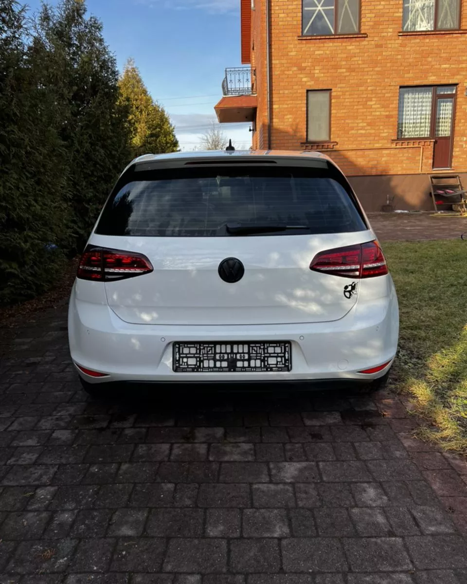 Volkswagen e-Golf  24 kWh 2015121