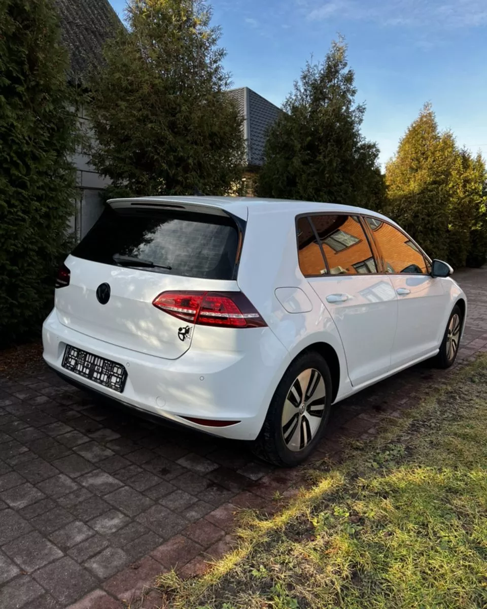 Volkswagen e-Golf  24 kWh 2015141