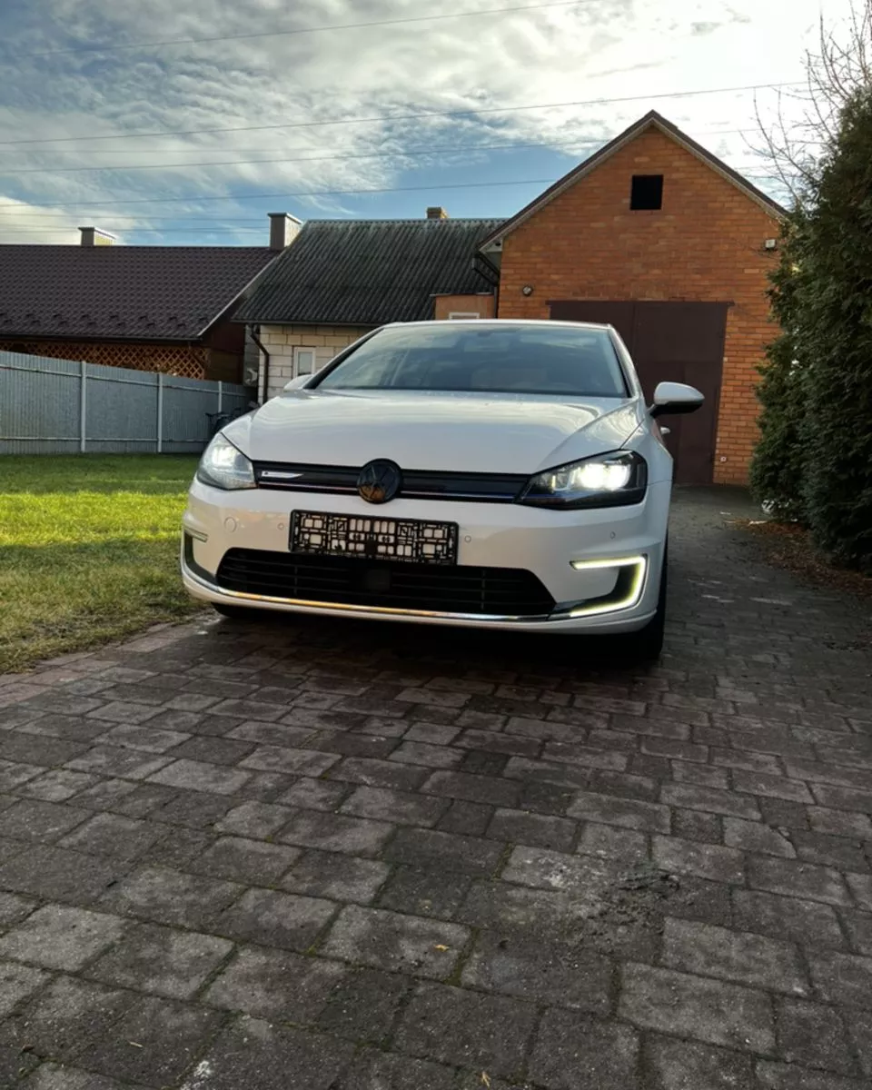 Volkswagen e-Golf  24 kWh 2015171