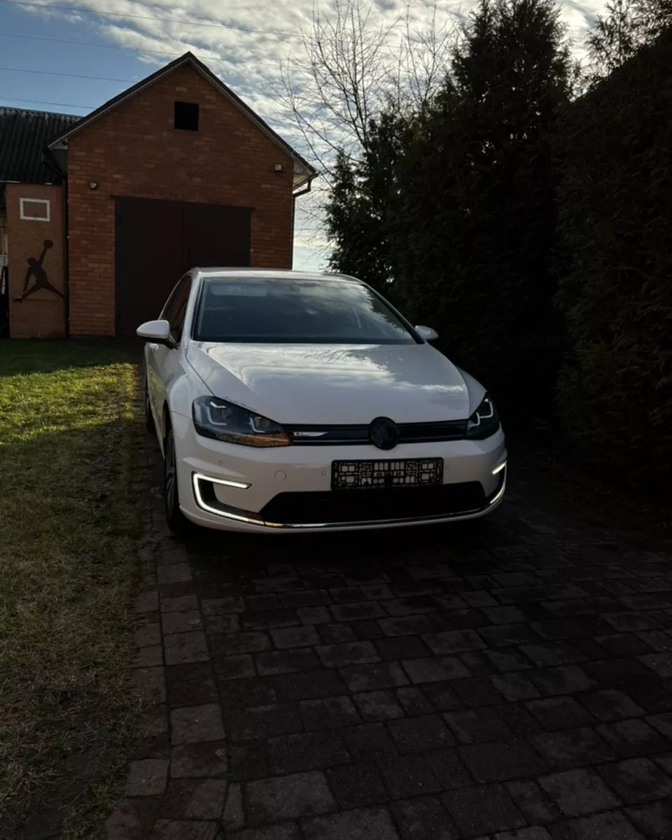 Volkswagen e-Golf  24 kWh 2015181