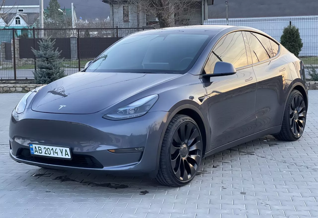 Tesla Model Y  82 kWh 202221