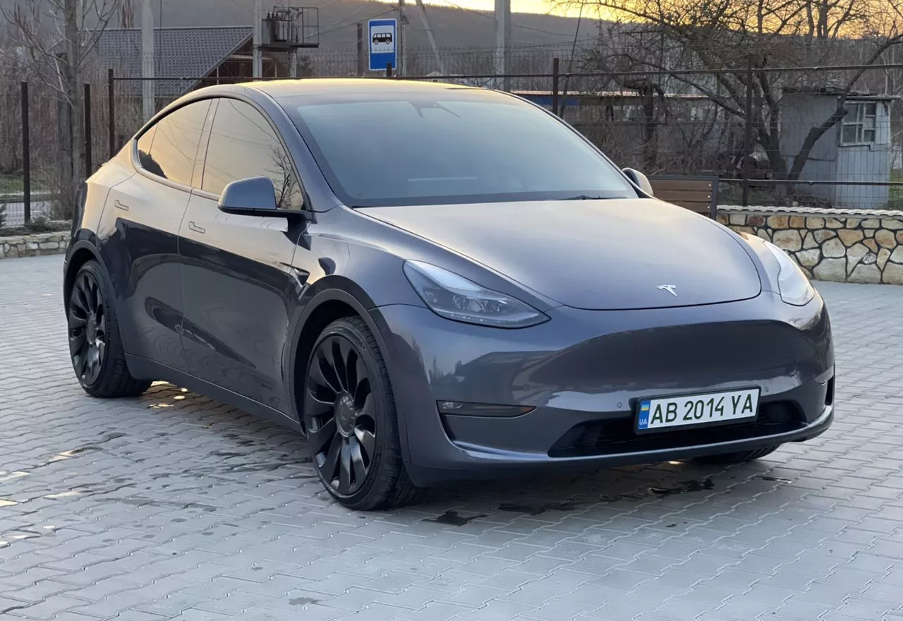 Tesla Model Y  82 kWh 2022121