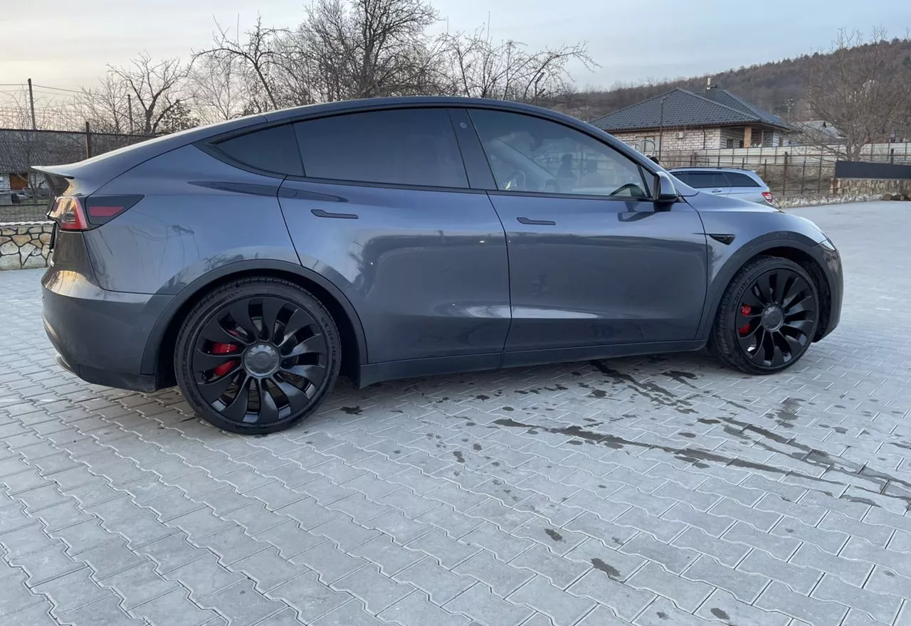 Tesla Model Y  82 kWh 2022131