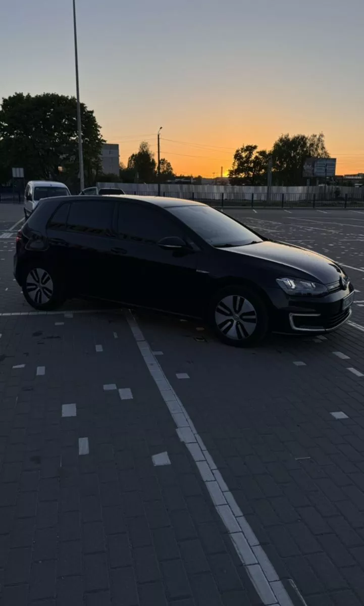 Volkswagen e-Golf  24 kWh 201511