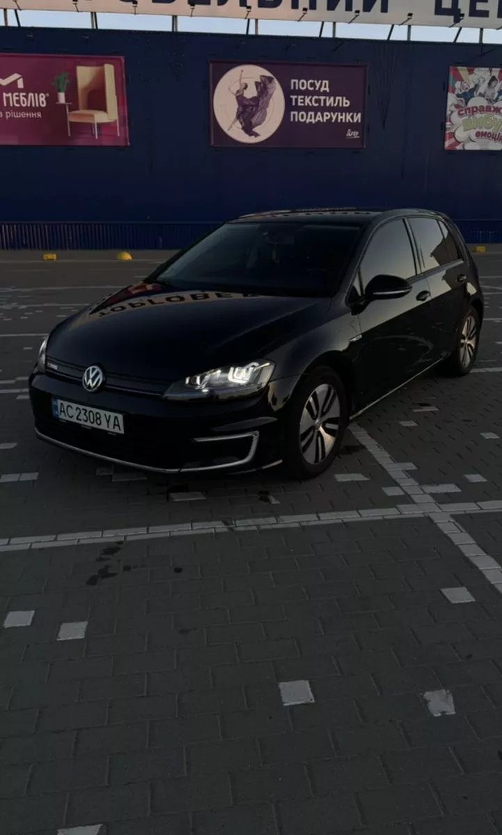 Volkswagen e-Golf  24 kWh 201521