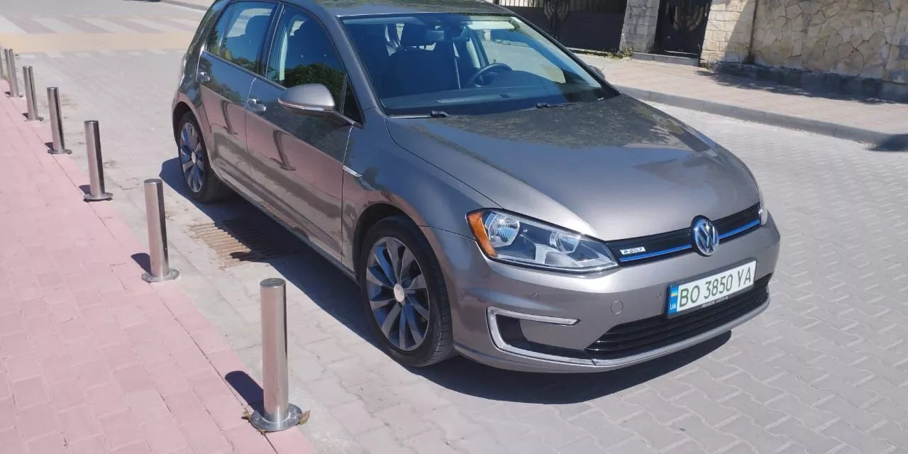 Volkswagen e-Golf  24 kWh 2015231