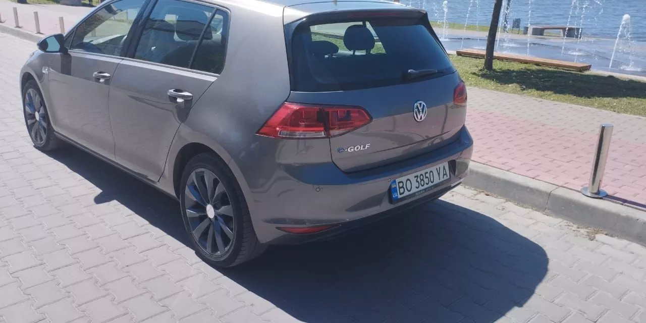 Volkswagen e-Golf  24 kWh 201551