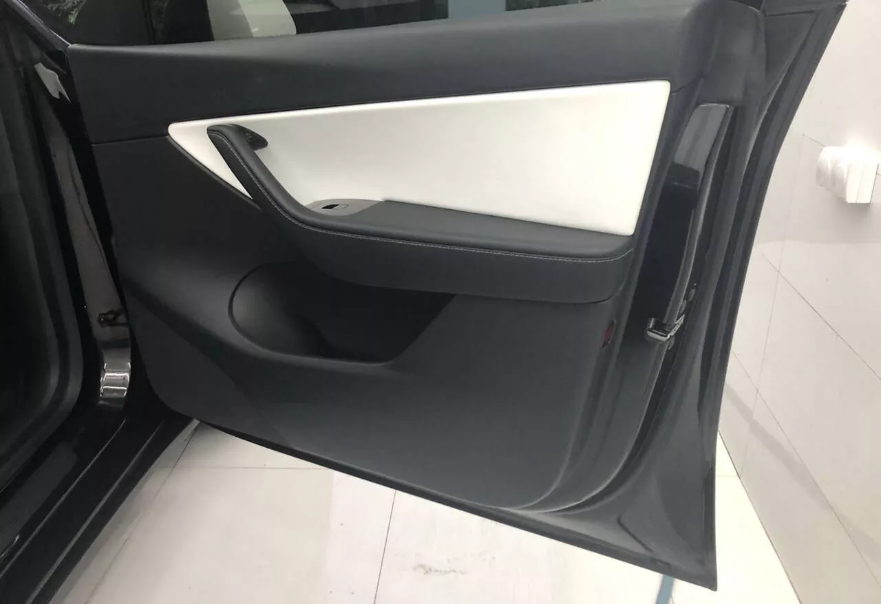 Tesla Model Y  75 kWh 2021101