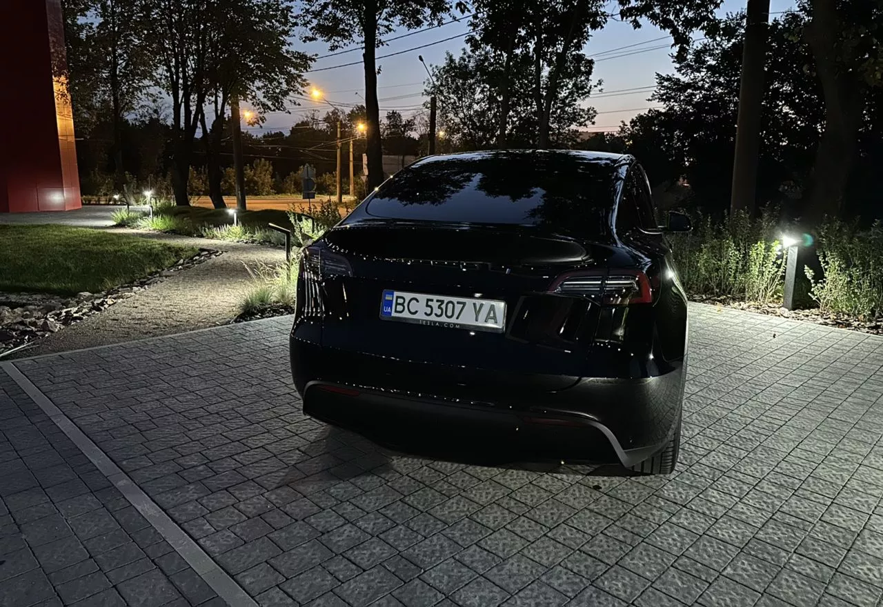 Tesla Model Y  80.5 kWh 2021181