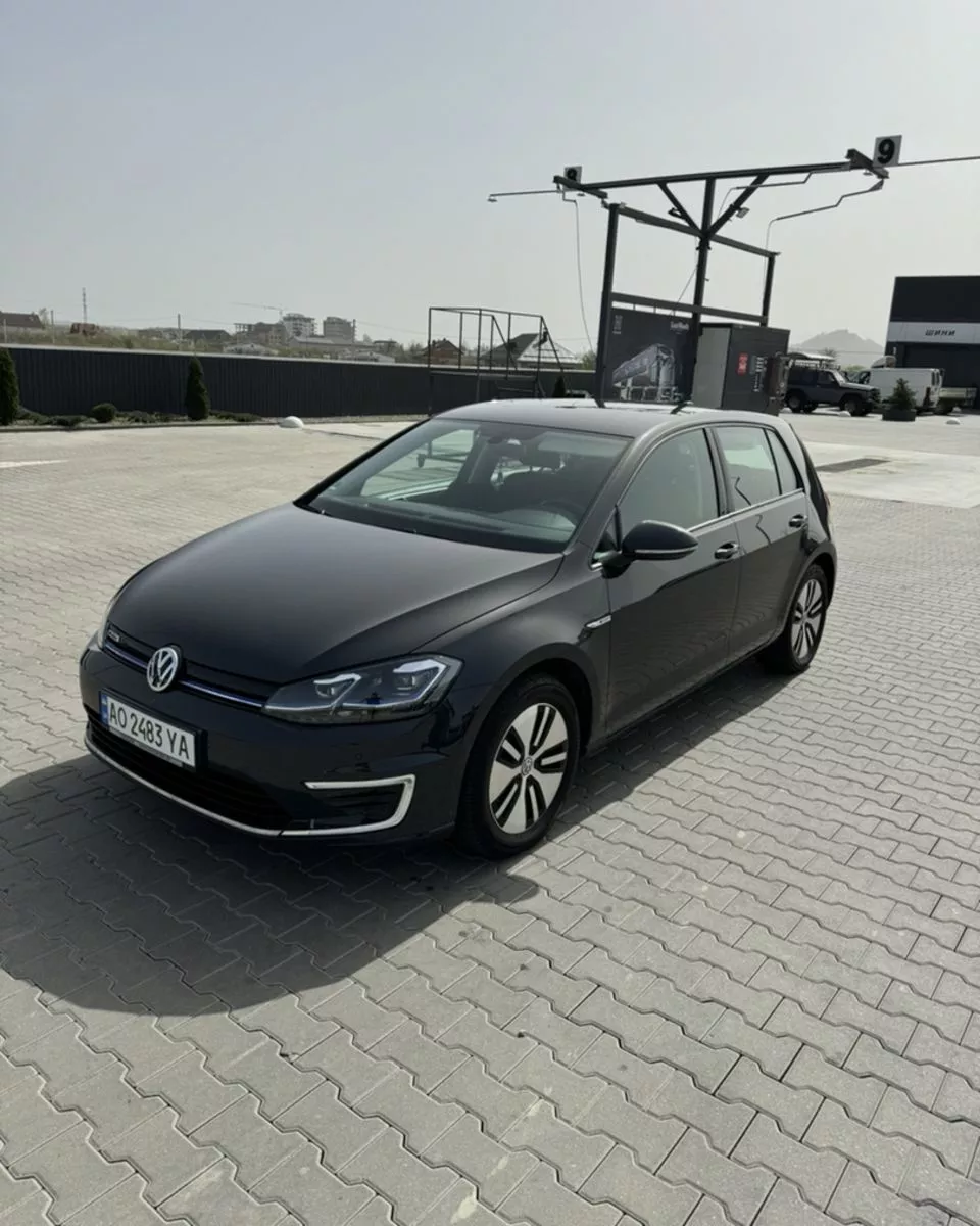 Volkswagen e-Golf  37 kWh 202011