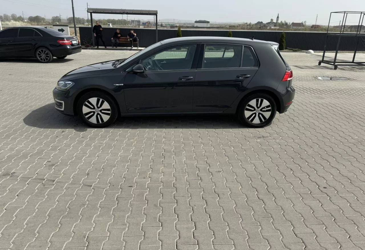 Volkswagen e-Golf  37 kWh 202031