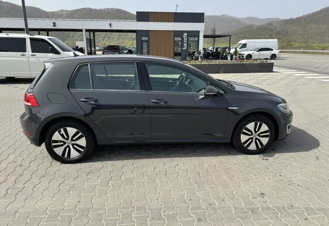 Volkswagen e-Golf  37 kWh 202051