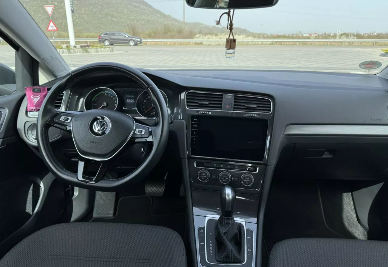 Volkswagen e-Golf  37 kWh 202071