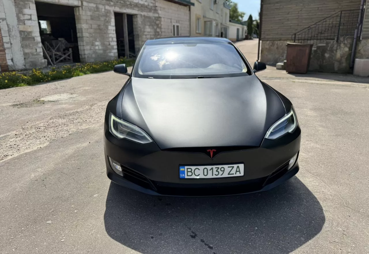 Tesla Model S  85 kWh 2013121