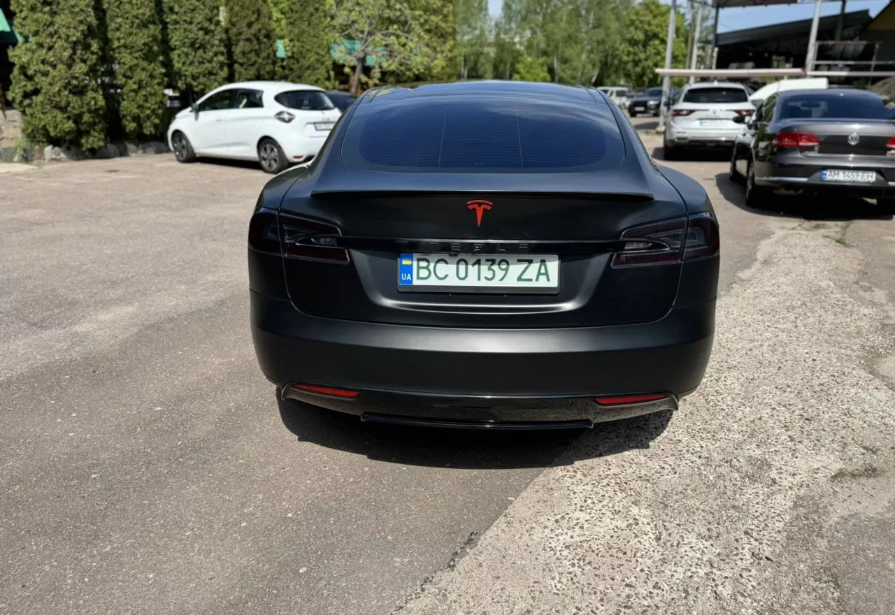 Tesla Model S  85 kWh 2013141