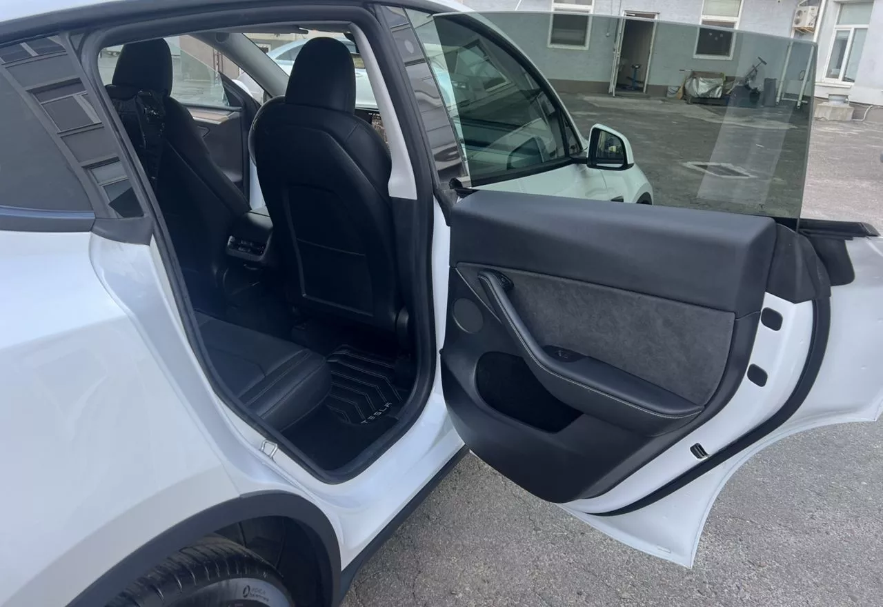 Tesla Model Y  2022131