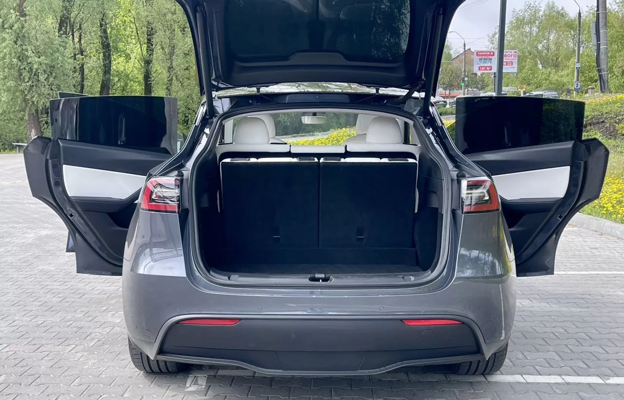 Tesla Model Y  2021121