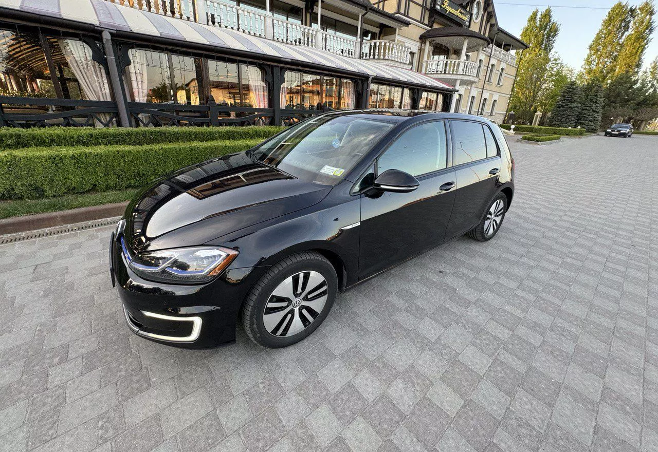 Volkswagen e-Golf  2017101