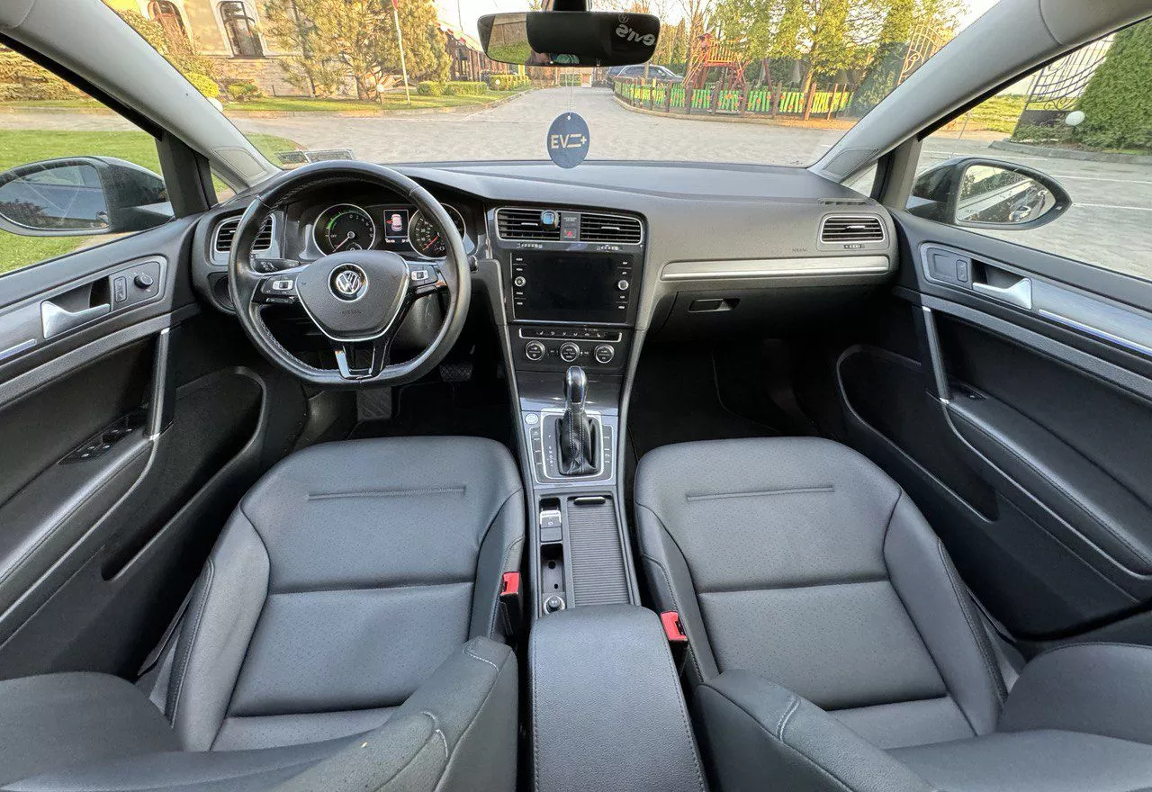 Volkswagen e-Golf  2017141