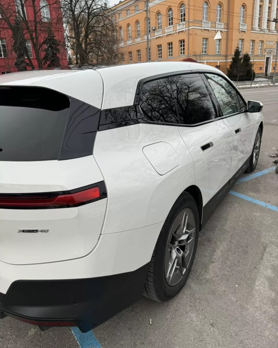 BMW iX  76.6 kWh 202161