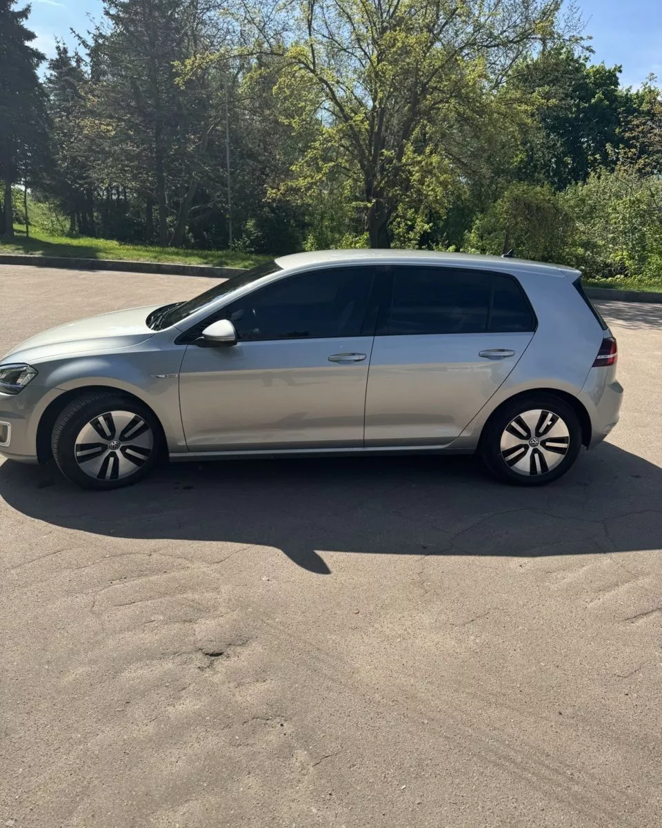 Volkswagen e-Golf  24 kWh 201541