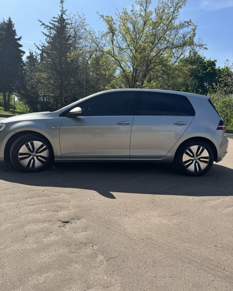 Volkswagen e-Golf  24 kWh 201551