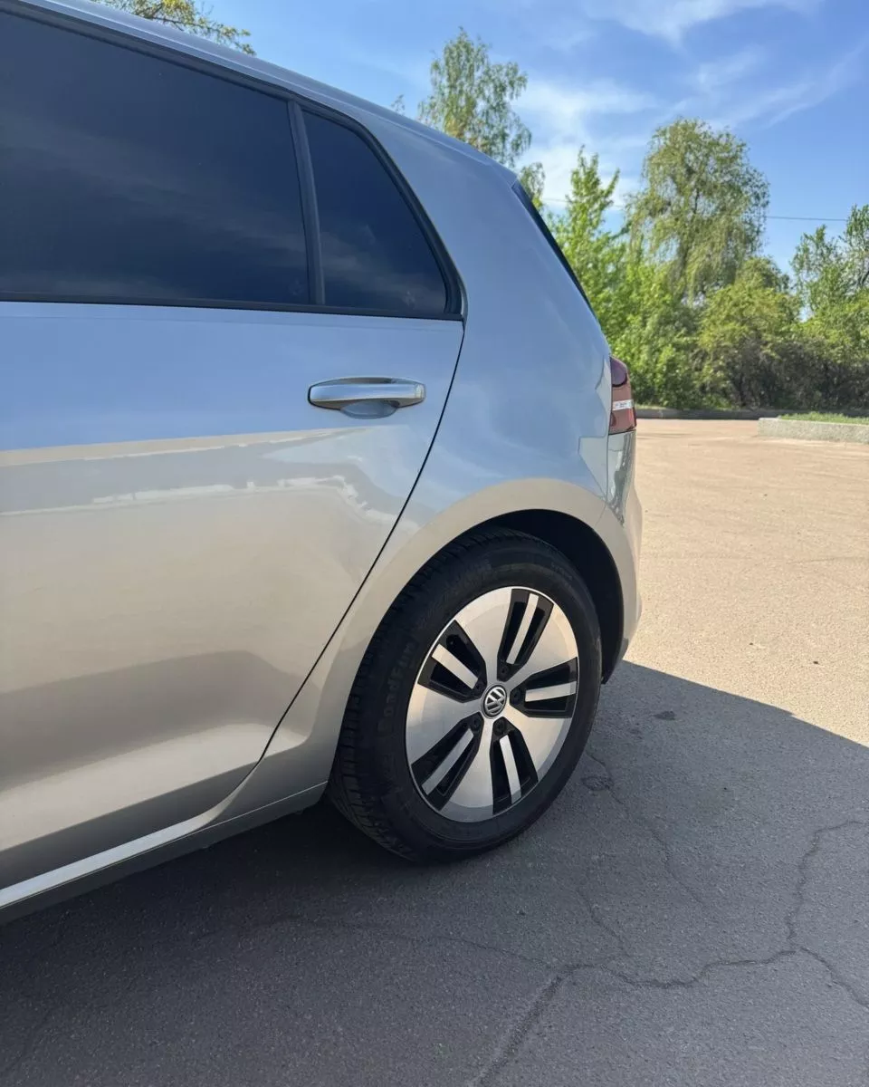 Volkswagen e-Golf  24 kWh 201561