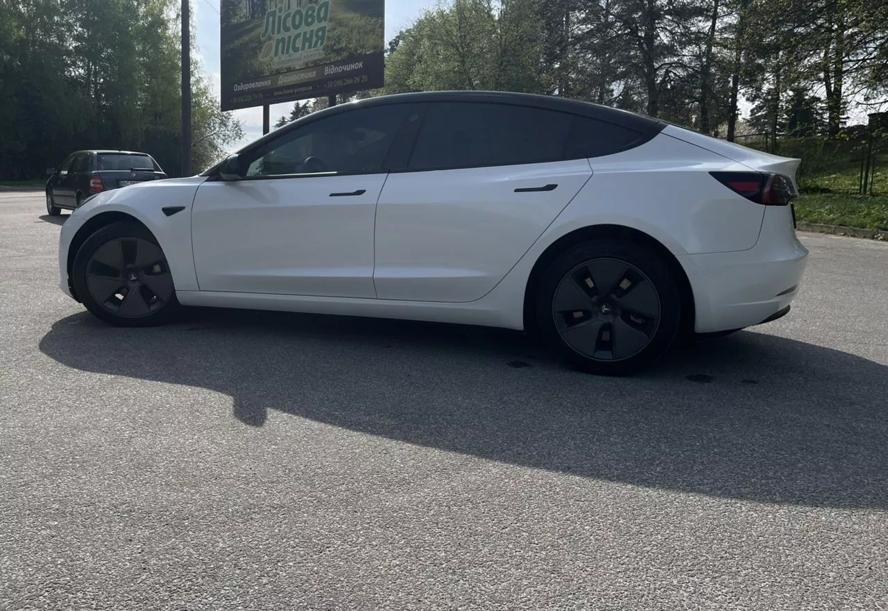 Tesla Model 3  82 kWh 2022111