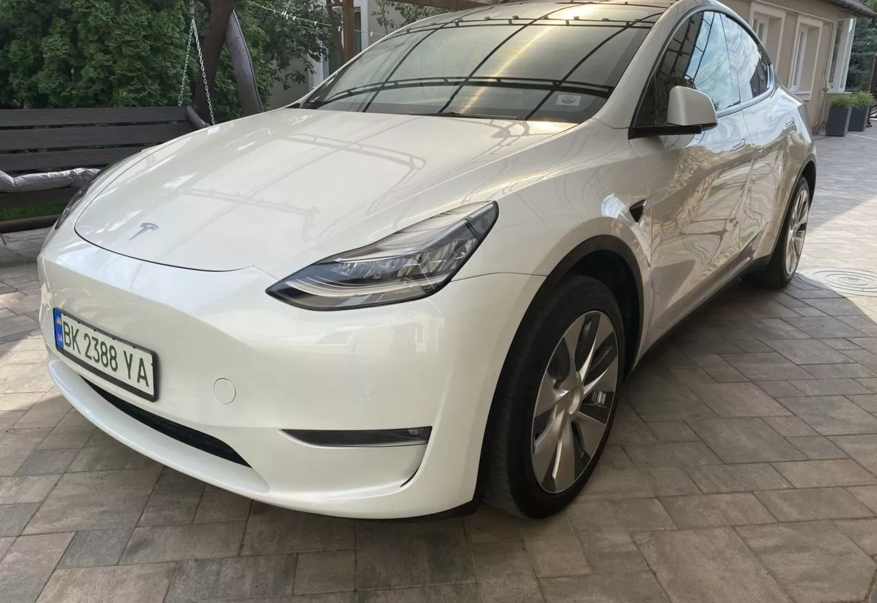 Tesla Model Y 