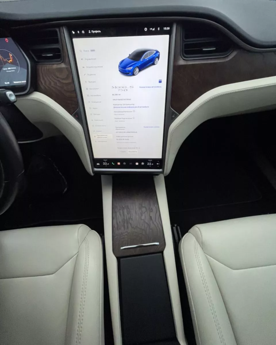 Tesla Model S  75 kWh 2018211