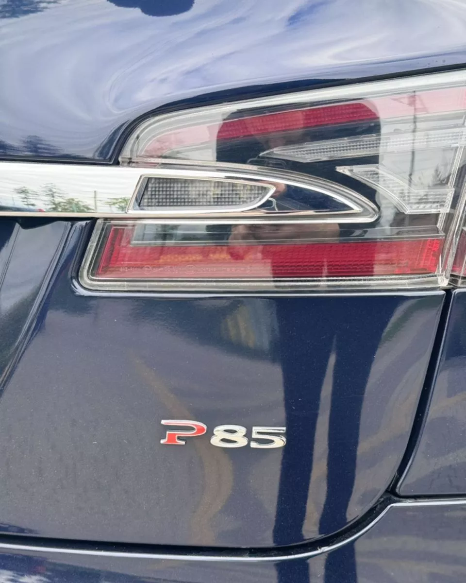 Tesla Model S  2013171