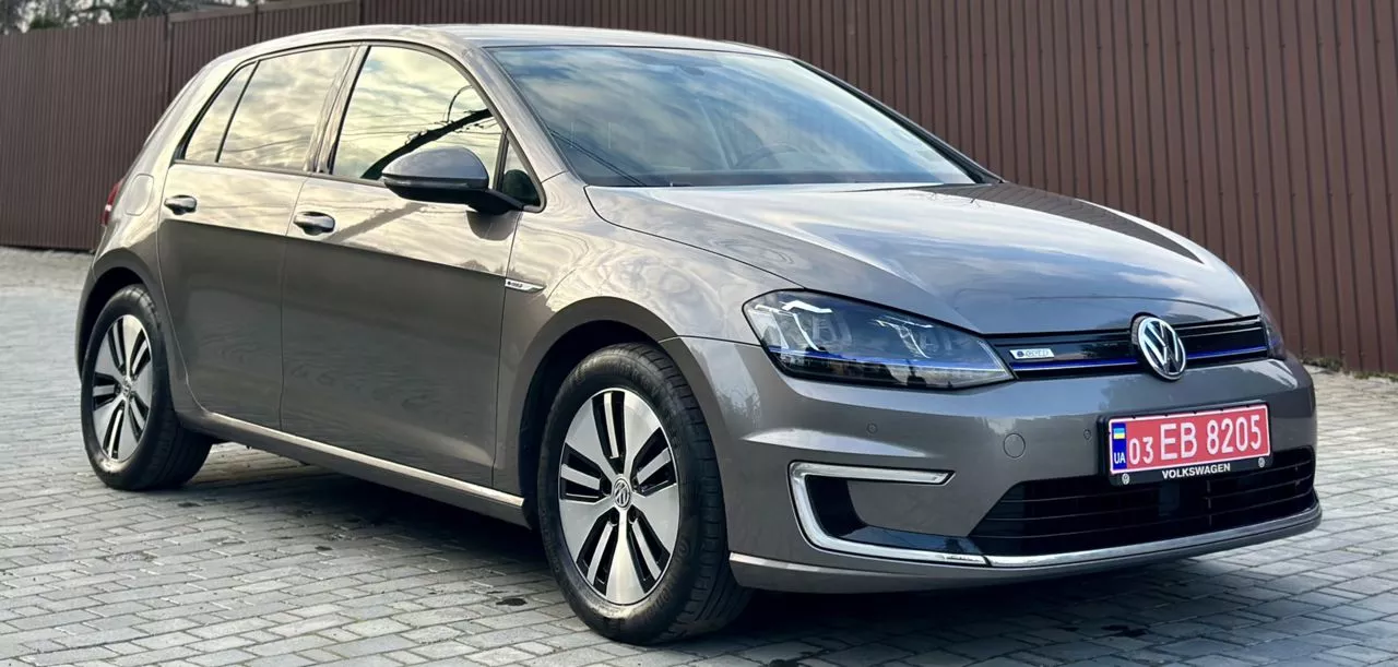 Volkswagen e-Golf  24 kWh 2015111