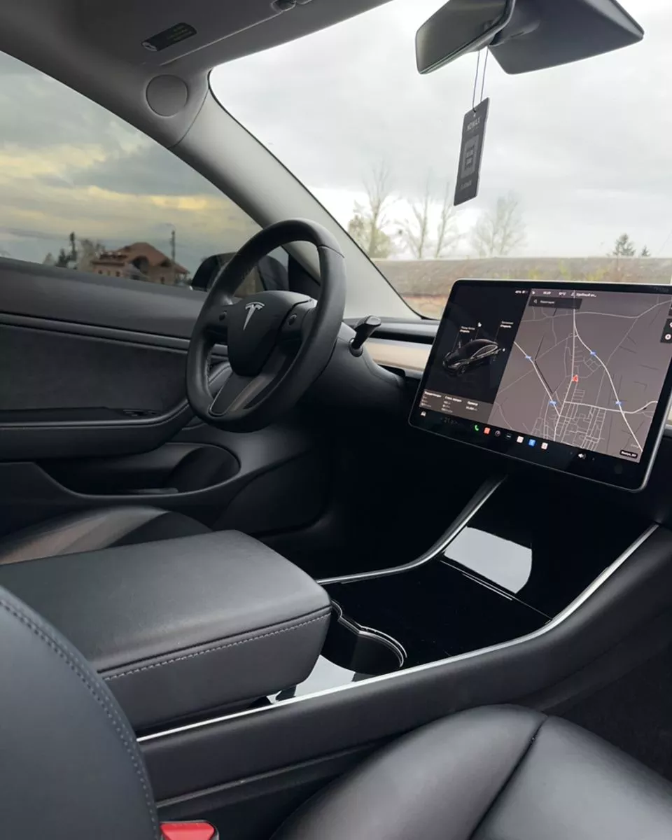 Tesla Model 3  60 kWh 2019131